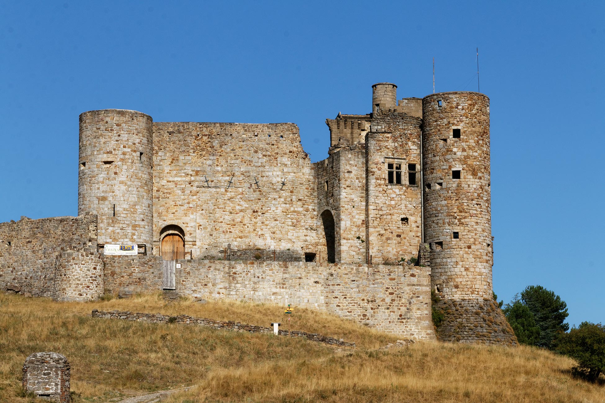 chateau-de-portes Château de Portes – Photo de Daniel Villafruela – CC BY-SA 3.0 – via Wikimedia Commons