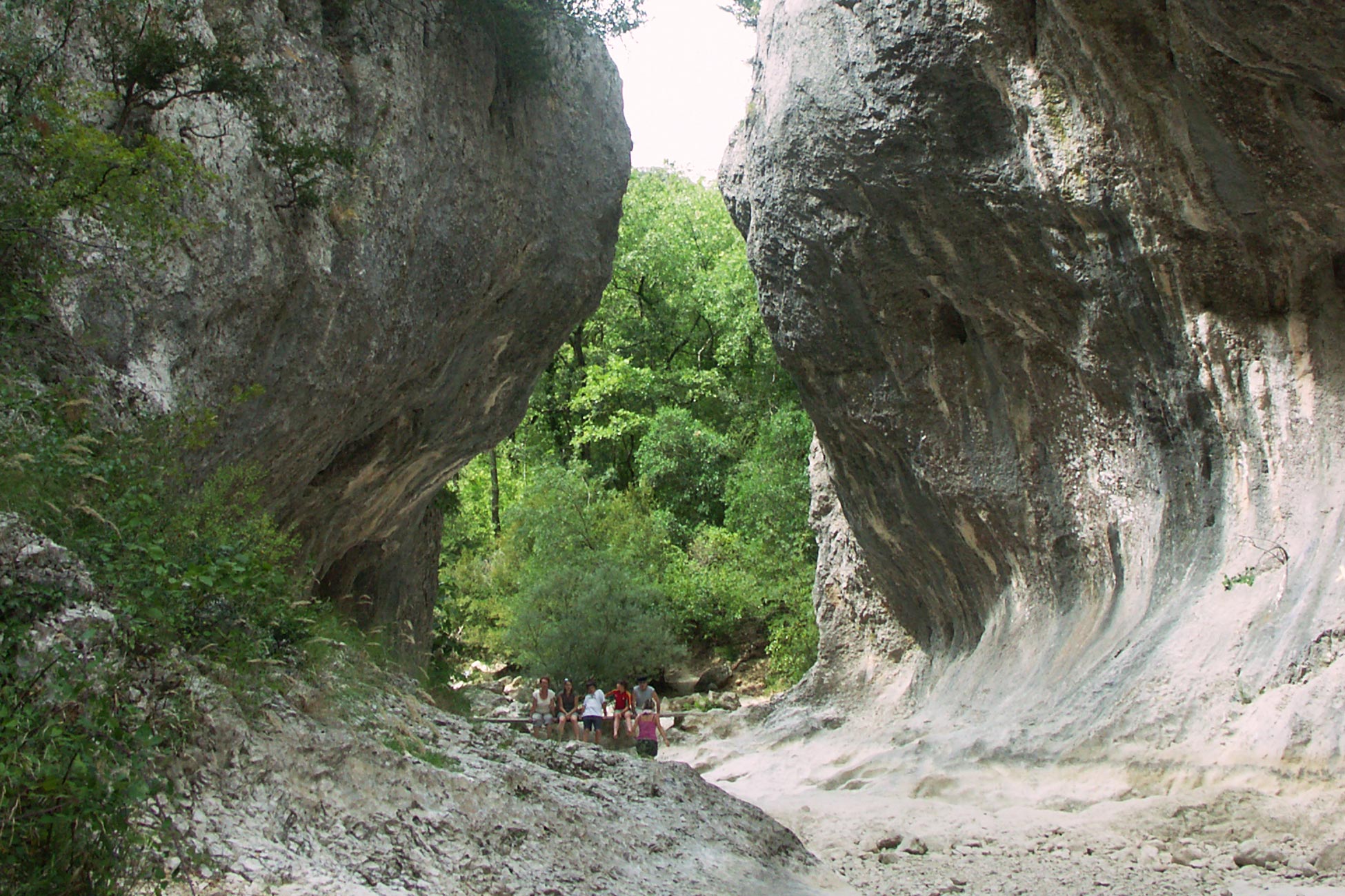 concluse-de-lussan Les Concluses de Lussan – Photo de Mboesch – CC BY-SA 3.0 – via Wikimedia Commons